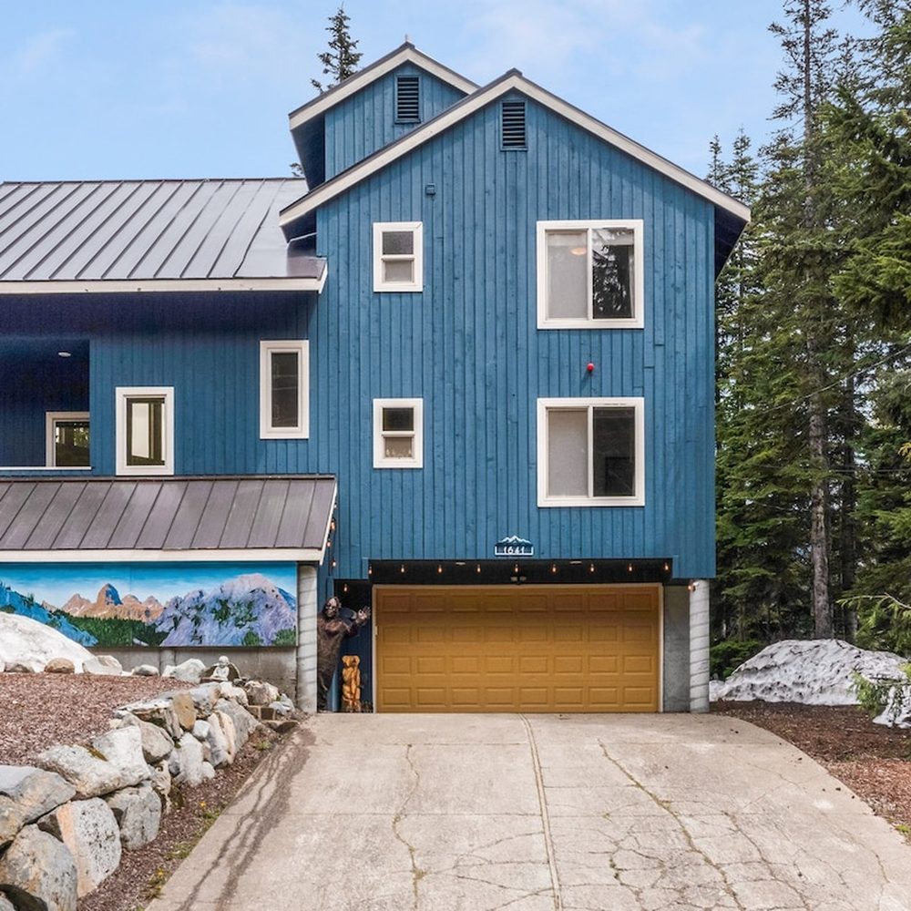 Exterior of the blue mountain house